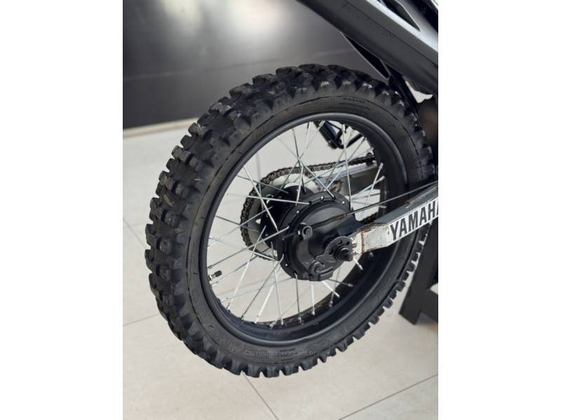 YAMAHA - XTZ 125 - 2015/2015 - Laranja - R$ 12.900,00
