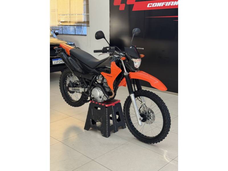 YAMAHA - XTZ 125 - 2015/2015 - Laranja - R$ 12.900,00