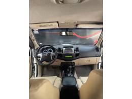 TOYOTA - HILUX SW4 - 2014/2014 - Branca - R$ 151.900,00