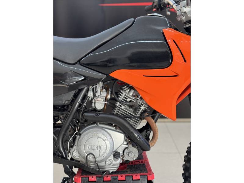 YAMAHA - XTZ 125 - 2015/2015 - Laranja - R$ 12.900,00