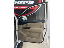 TOYOTA - HILUX SW4 - 2014/2014 - Branca - R$ 151.900,00