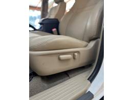 TOYOTA - HILUX SW4 - 2014/2014 - Branca - R$ 151.900,00