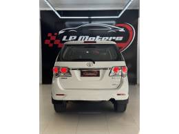 TOYOTA - HILUX SW4 - 2014/2014 - Branca - R$ 151.900,00