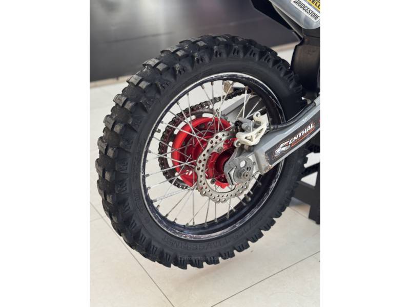 HONDA - CRF 250F - 2019/2019 - Preta - R$ 21.900,00
