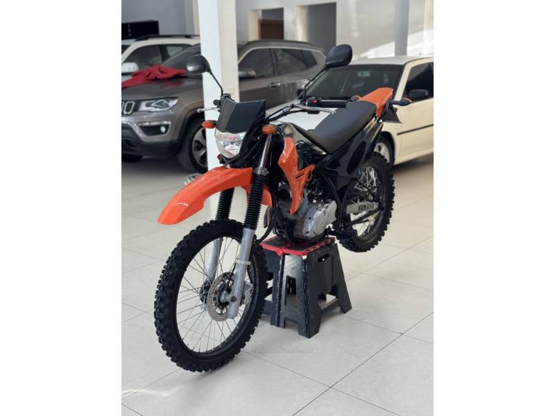 YAMAHA - XTZ 125 - 2015/2015 - Laranja - R$ 12.900,00