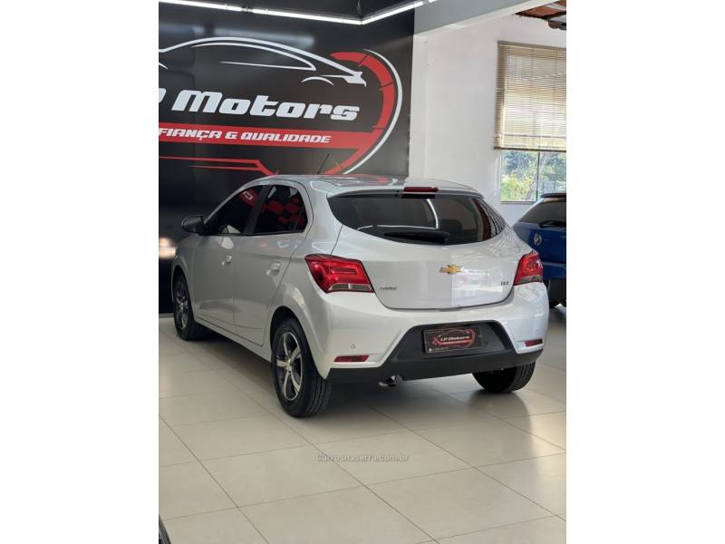 CHEVROLET - ONIX - 2019/2019 - Cinza - R$ 68.900,00